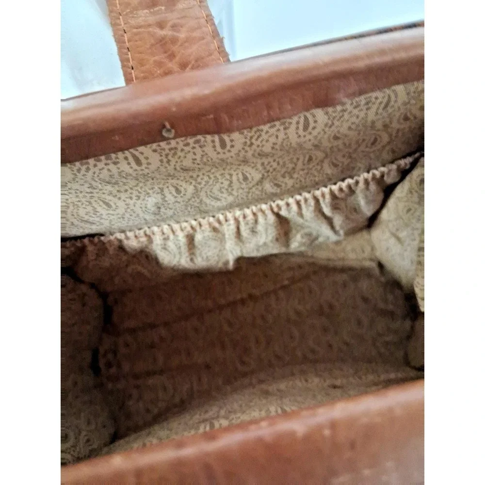 VINTAGE Leather Women's Hand Carved Purse, Brown-9